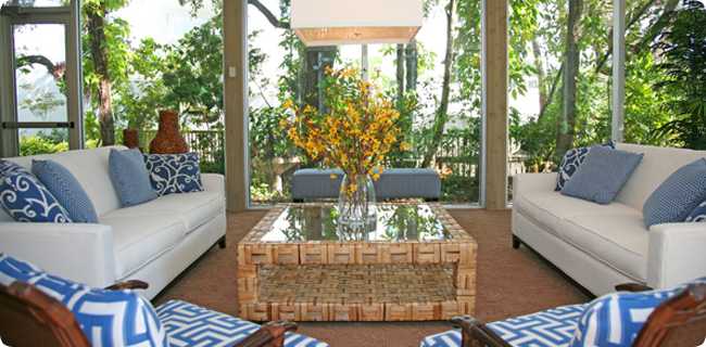 club-sitting-area